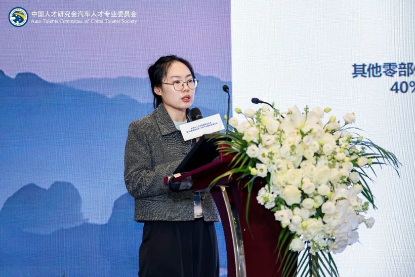 欧洲——中国汽车的问巅之路 2026全球华人汽车精英联合年会暨“中国拥抱世界”汽车产业国际发展论坛成功举办