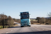 沃尔沃集团公布2025年全年及第四季度业绩：营收与利润同比下滑