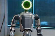 因特朗普关税冲击利润，现代汽车拟从2026年起在美国工厂部署AI机器人