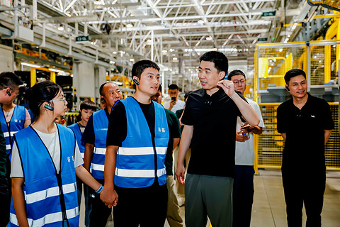 理想用两小时，追赶AI“最后一班车”