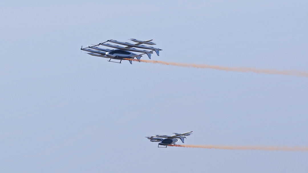 低空经济再添“重量级”突破，全球首款5吨级eVTOL“天际龙”完成转换飞行