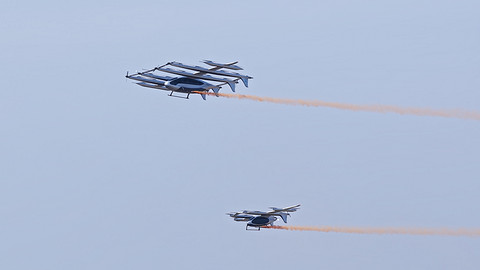 低空经济再添“重量级”突破，全球首款5吨级eVTOL“天际龙”完成转换飞行