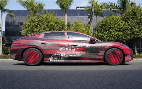 方程豹首款轿车谍照曝光！车长超5米 车身贴纸透露命名玄机