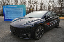 中国一汽富锂锰固液电池行业首发装车，能量密度突破500Wh/kg