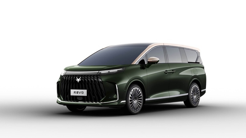 极狐的“9系”来了 北汽极狐首款高端MPV定名问道V9-图1