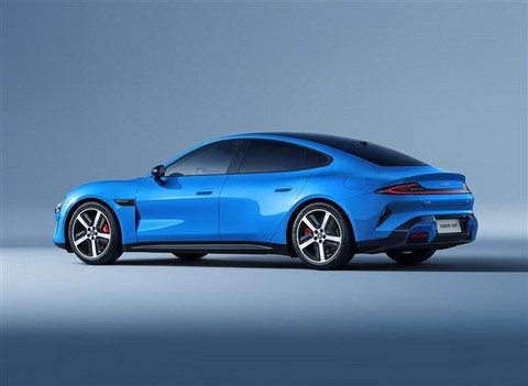 雷军：新一代SU7展车今天到店