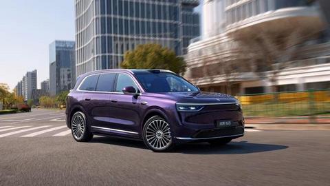 问界M8推出新春购车权益 下定可享4.3万元-图2