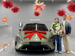 小米SU7初代停产，最后一台西安56岁米粉喜提爱车