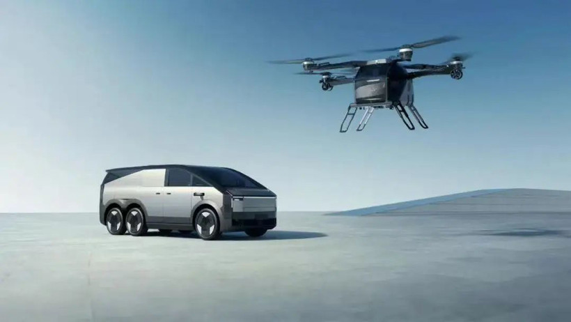 小智一周要闻 | 全球首家机器人9S店落地长沙；五部门发文赋能低空经济发展