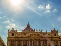 梵蒂冈拥抱AI：圣彼得大教堂实现60种语言实时翻译