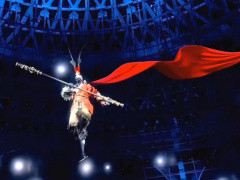 宇树机器人春晚惊艳亮相：全球首次全自主人形机器人武术秀