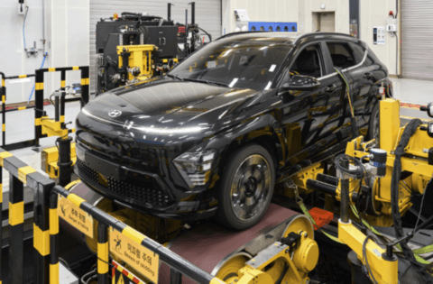 机器人造车的核心悖论：当工人被取代，谁来为汽车买单？