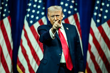 美国特朗普政府将全球关税从10%提高至15%