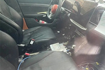 采用全新三屏设计 红旗H9 PHEV内饰谍照曝光