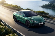 极狐全新阿尔法S5官图发布 将于3月1日开启预售 配备智驾小蓝灯