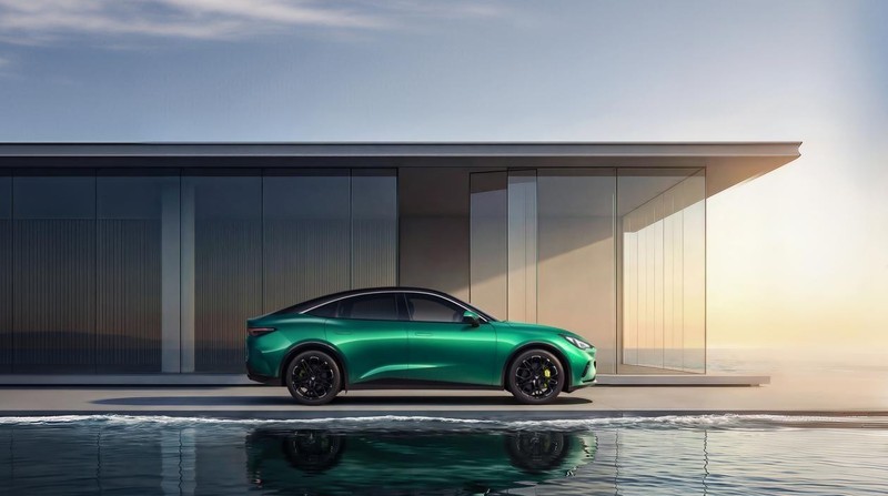 极狐全新阿尔法S5官图发布 将于3月1日开启预售 配备智驾小蓝灯-图3