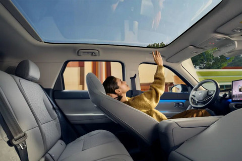 内饰越级、智驾拉满，零跑A10打响开年第一枪