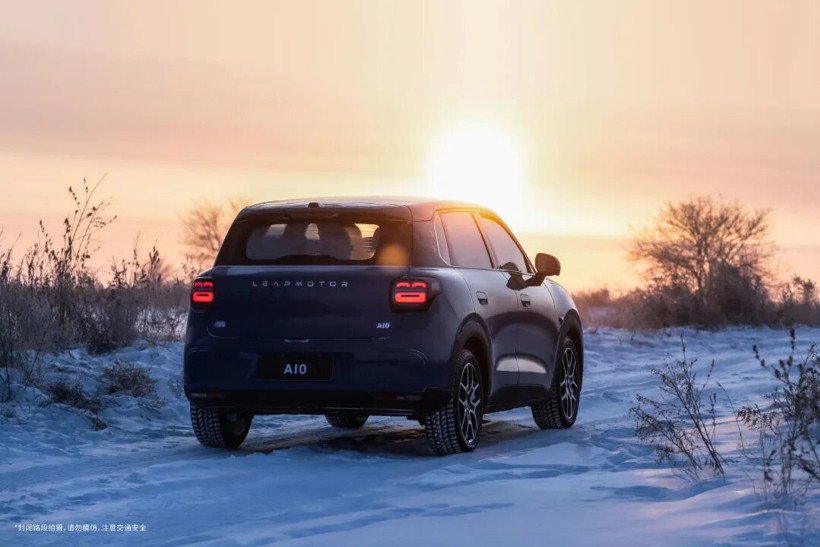 内饰越级、智驾拉满，零跑A10打响开年第一枪