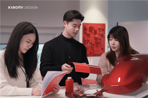 小米揭秘新一代SU7赤霞红配色：用精湛工艺还原破晓霞光