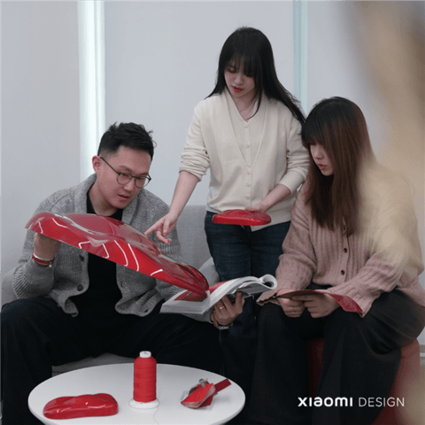 小米揭秘新一代SU7赤霞红配色：用精湛工艺还原破晓霞光