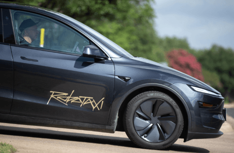 特斯拉，不想当“车企”了