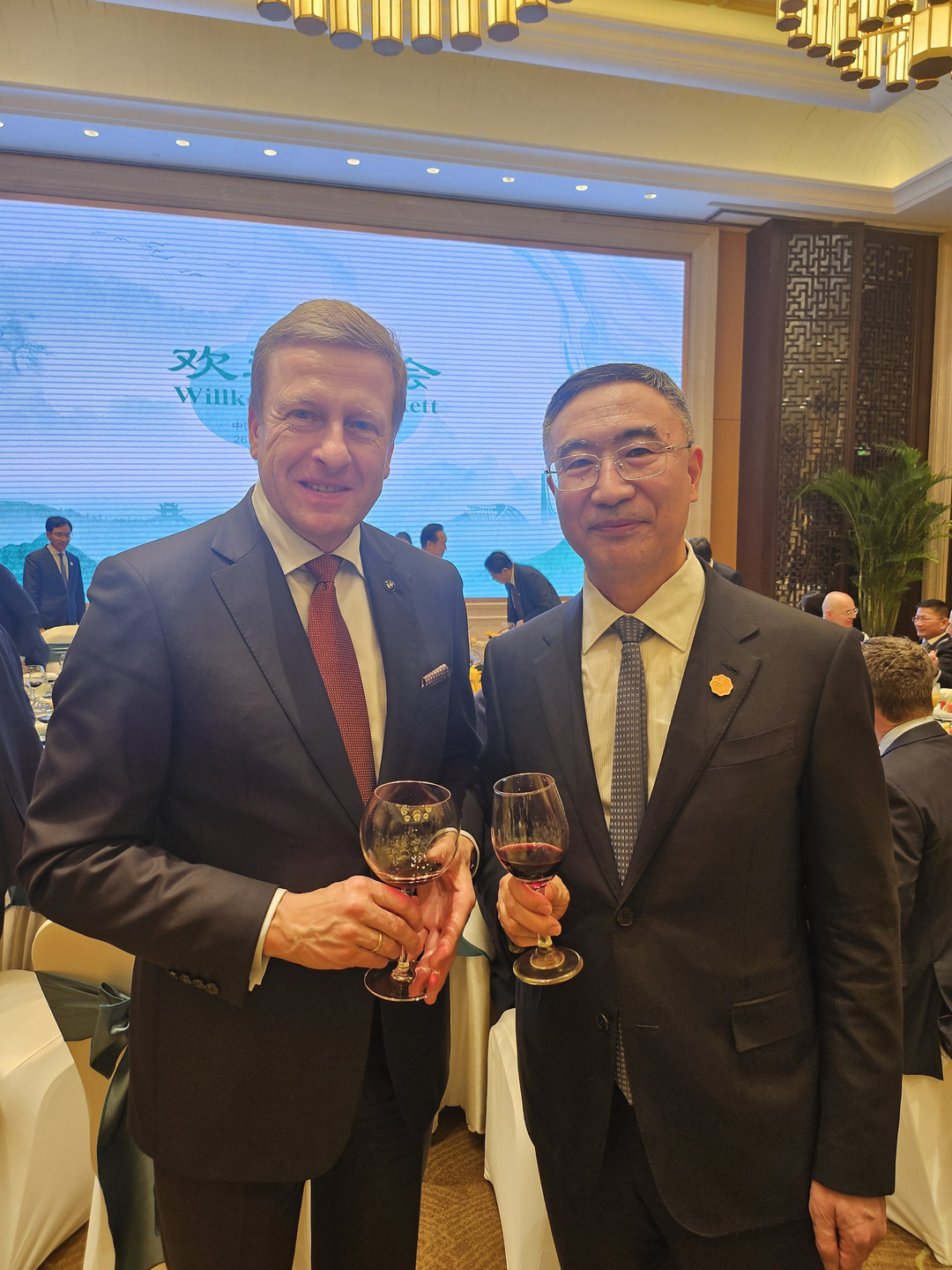 德国总理到访杭州，与零跑等中企展开交流