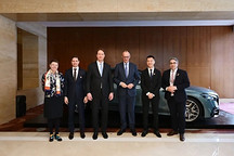 不止签约！奔驰与Momenta还藏着大招