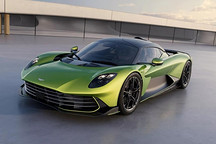 裁员、跳票与转向：超豪华阵营集体“急刹车”