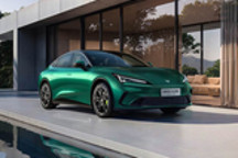 新款极狐阿尔法S5开启预售 预售价11.28万起