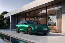 极狐全新阿尔法S5预售补贴价11.28万起 综合续航1450km