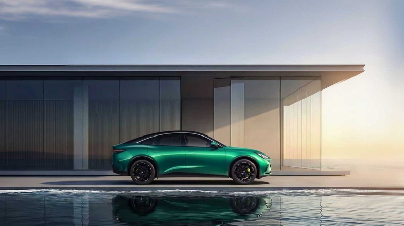 极狐全新阿尔法S5预售补贴价11.28万起 综合续航1450km-图3