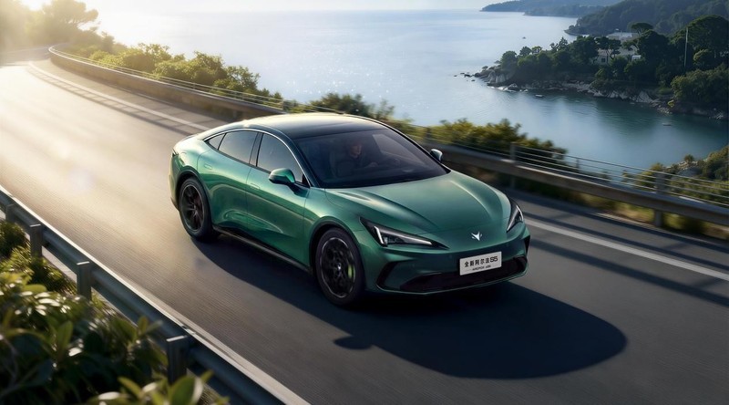 极狐全新阿尔法S5预售补贴价11.28万起 综合续航1450km-图8