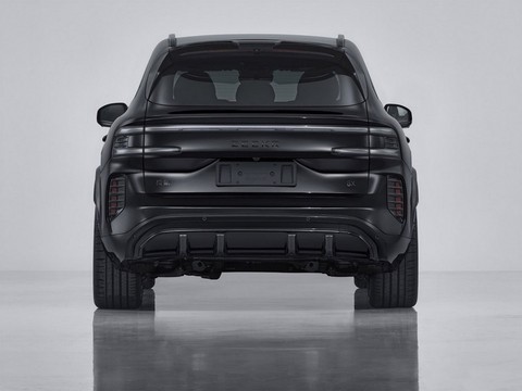 极氪8X动力系统公布 搭载三电机千匹马力 配备315mm宽胎-图3