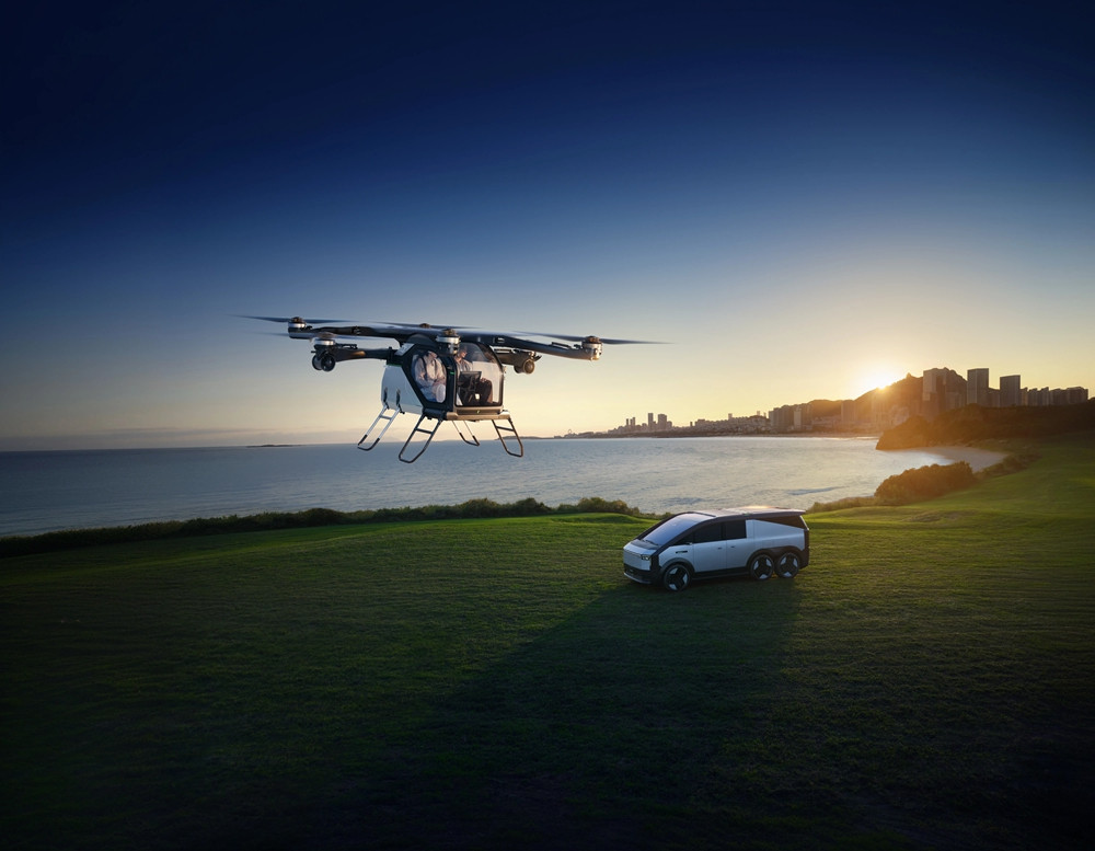 2026两会 | 何小鹏三份建议背后：2026年成未来产业“制度对齐”的关键之年