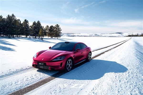 鸿蒙智行最年轻的车 尚界Z7电光紫粉官图发布：保时捷韵味十足