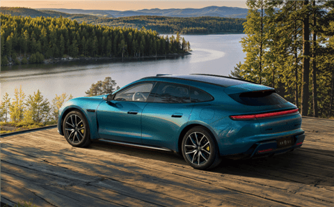 鸿蒙智行最年轻的车 尚界Z7电光紫粉官图发布：保时捷韵味十足