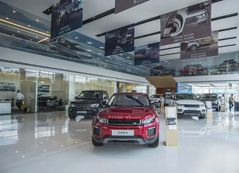 销量跌回“十年前”，豪华车集体换帅谋变