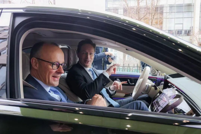 销量跌回“十年前”，豪华车集体换帅谋变