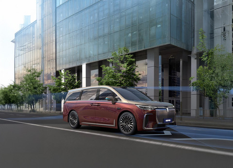 岚图梦想家OTA重磅升级：华为乾崑智驾ADS V4.1满血登场-图1