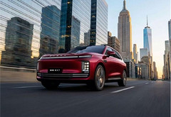 星途EX7首台量产车下线