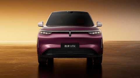 魏牌V9X造型全球首秀，魏建军以代言人身份亮相