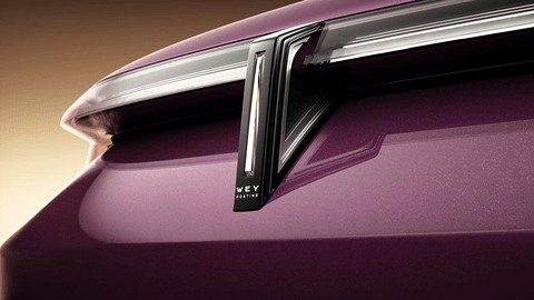 魏牌V9X造型全球首秀，魏建军以代言人身份亮相