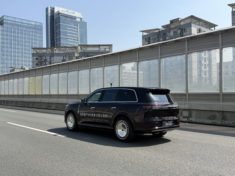 嵐圖泰山 Ultra展車(chē)到店 首搭量產(chǎn)896線激光雷達(dá) 將于3月17日上市-圖2