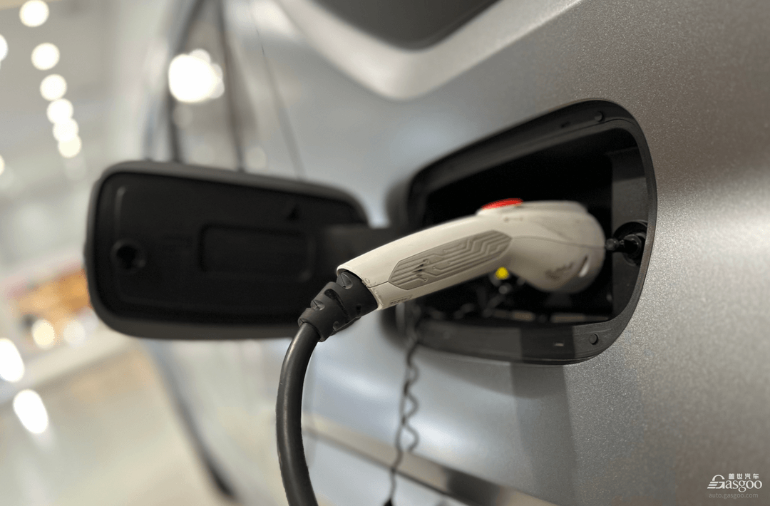 2026的关键战，“打”在人上