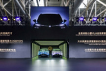 大众与小鹏首款合作车型与众08量产下线