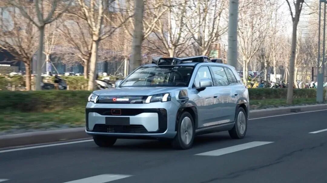 滴滴自動駕駛與廣汽埃安聯(lián)合打造的新車型獲北京路測牌照