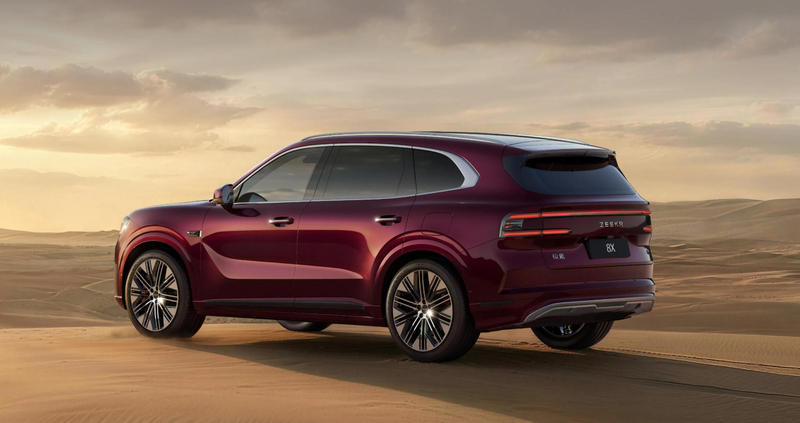 新公路之王来了！极氪8X预售37.68万起 900V高压架构+三电机-图5