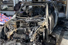 奔驰EQB自燃烧成壳 车主：厂家拖了2个月才处理 代步车也没