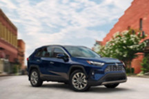 丰田RAV4混动版售价约9.7亿越南盾起