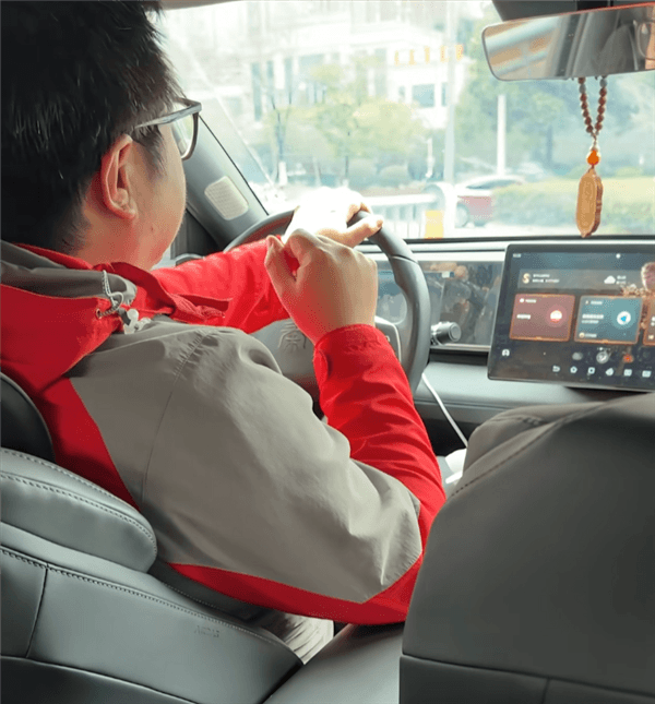 一年去4S店吃飯260次還罵人被拉黑 遭曝光后男子又報(bào)警了